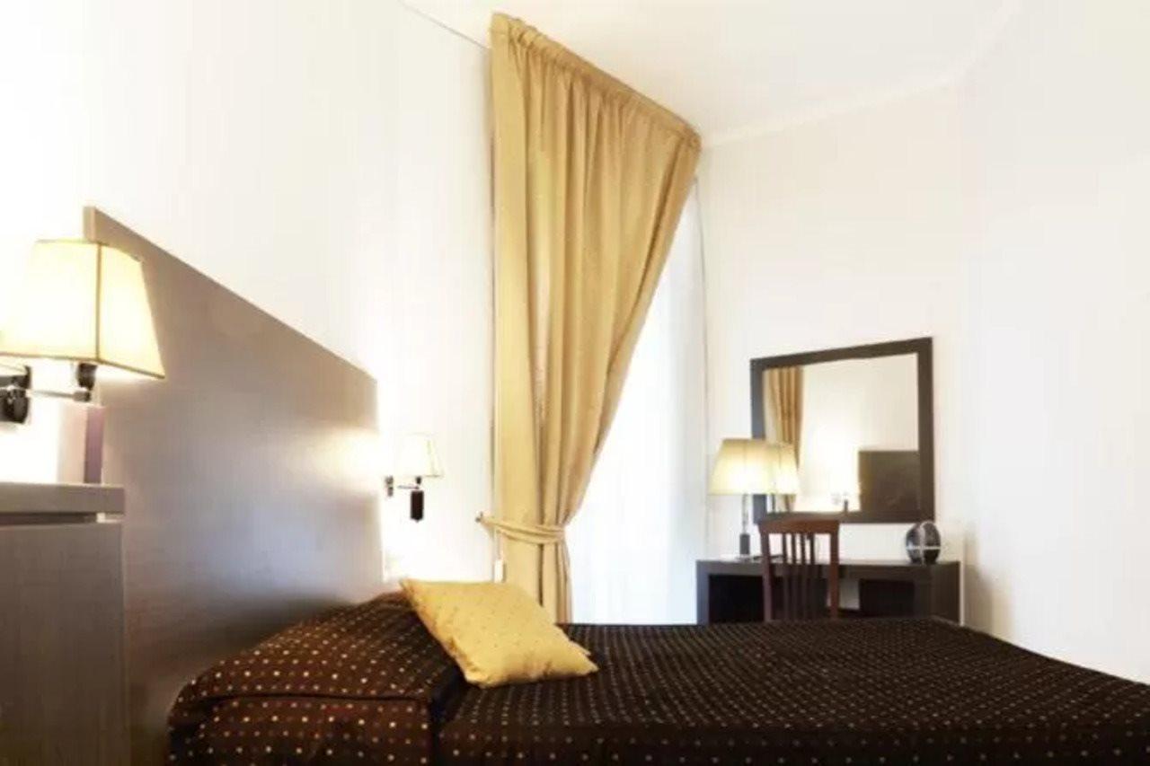 Roman Residence Luaran gambar
